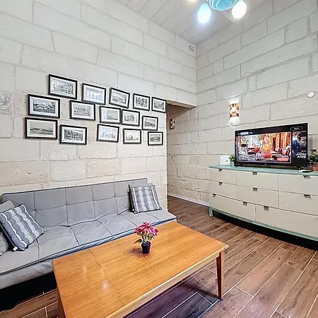 Holiday home Charming Maltese Townhouse - Prime Gzira Location
