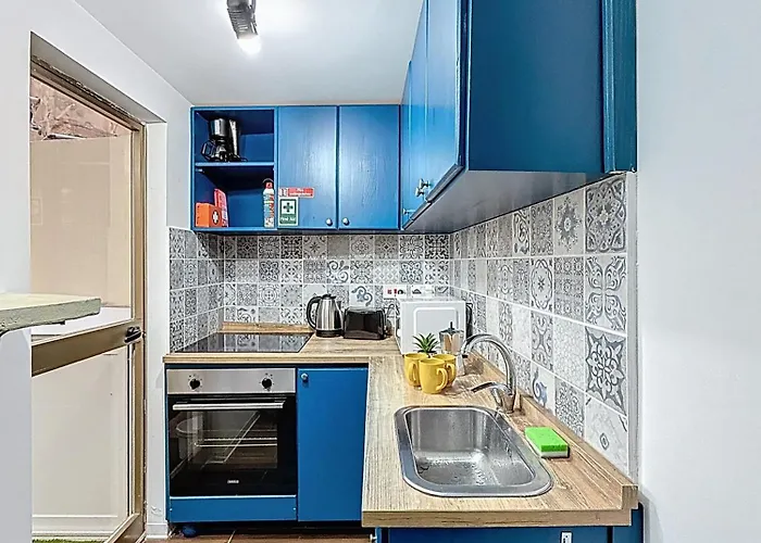 Charming Maltese Townhouse - Prime Gzira Location *