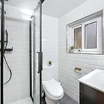 Charming Maltese Townhouse - Prime Location 度假居 Gzira