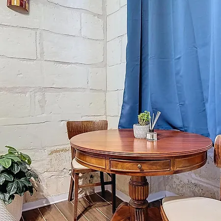 Charming Maltese Townhouse - Prime Gzira Location Case de vacanță *