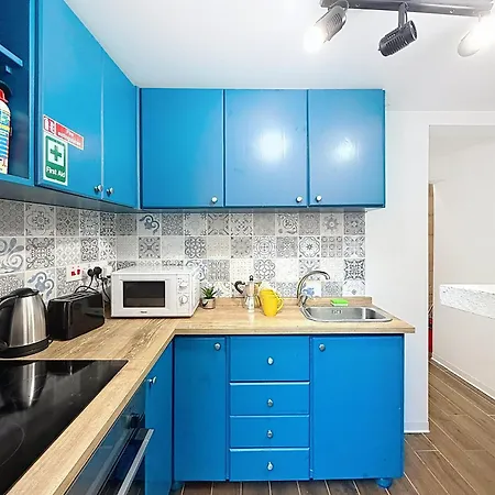 Charming Maltese Townhouse - Prime Location * Gzira