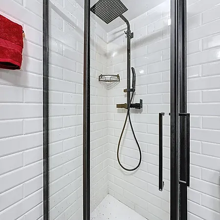 Case de vacanță Charming Maltese Townhouse - Prime Gzira Location *